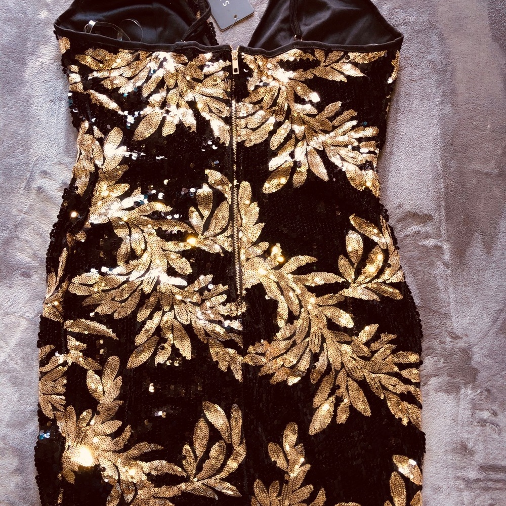 Women’s/Junior sequins dress
